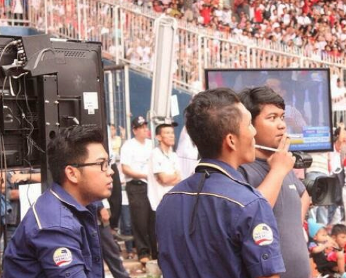 &#91;Muslim Masuk&#93; Galeri Konser Ngabuburit Salam Dua Jari di Istora Senayan