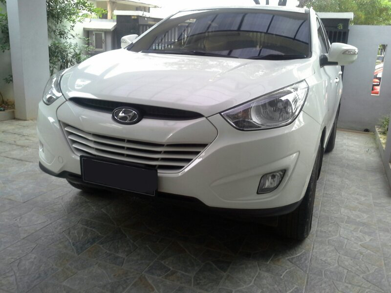 jual hyundai tucson AT Triptronik putih 2012