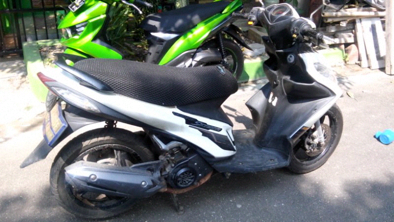 suzuki skydrive putih 2011 plat b posisi sentul city bogor