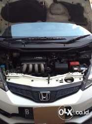 Honda Jazz RS 2011 matic Putih new model tangan pertama istimewa