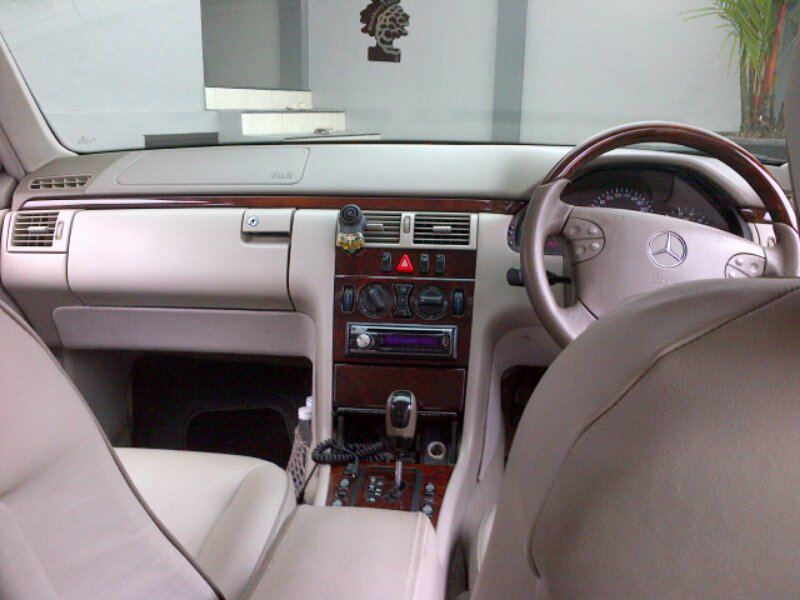 dijual mercy E320 sunroof 2001