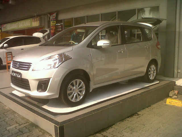 SUZUKI ERTIGA MOBIL KELUARGA ANDA