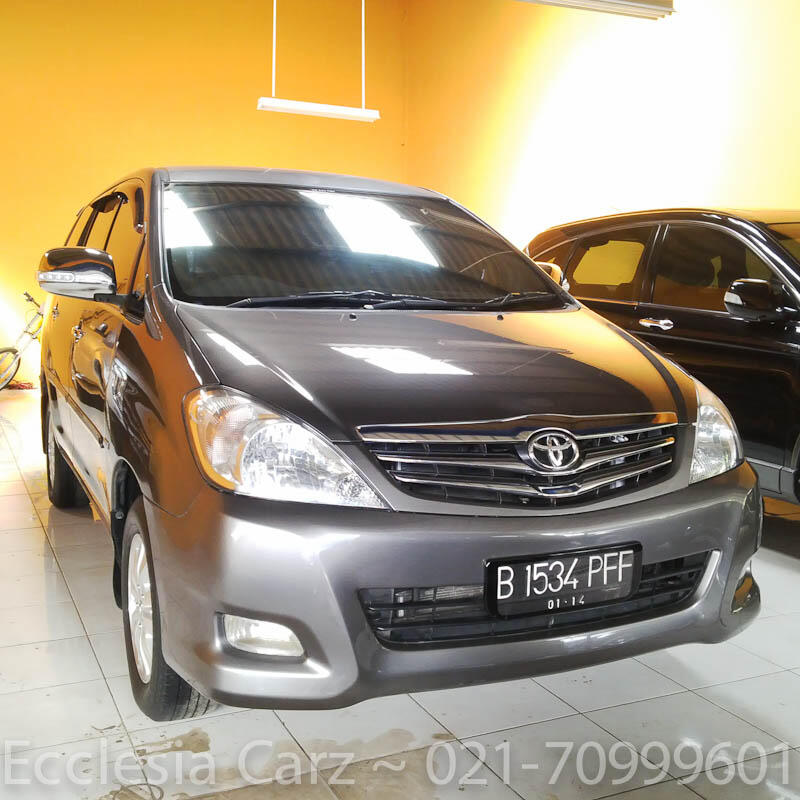 Toyota Kijang Innova 2009 Type V Bensin Abu Tua Manual.Antik.Wood Panel