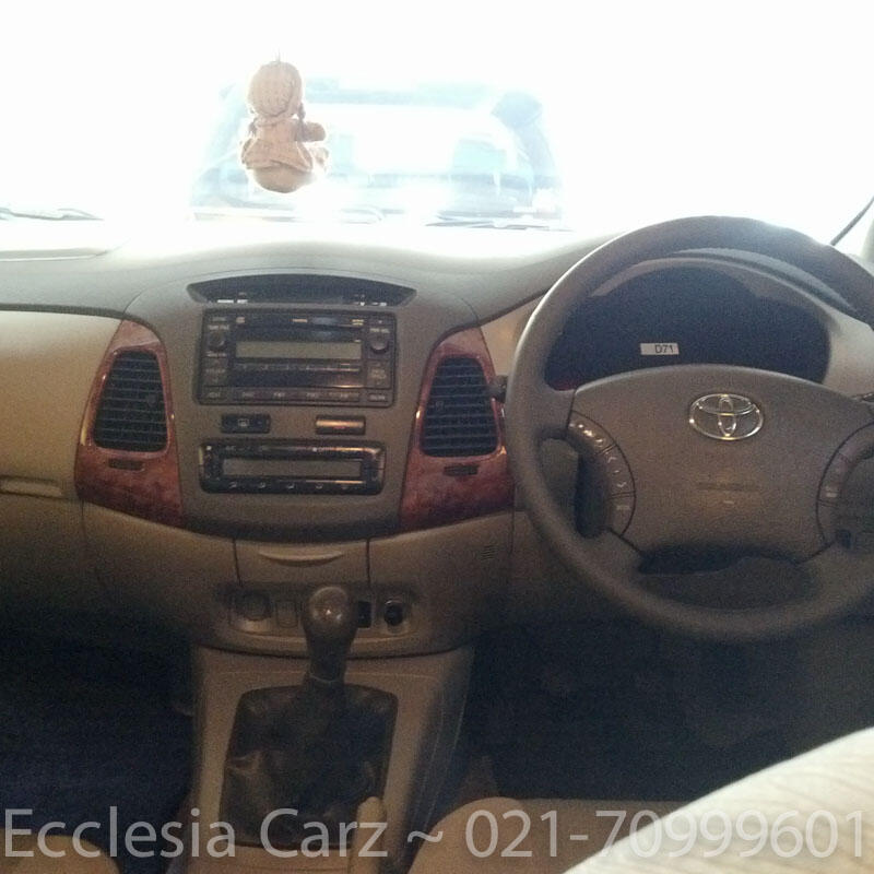 Toyota Kijang Innova 2009 Type V Bensin Abu Tua Manual.Antik.Wood Panel