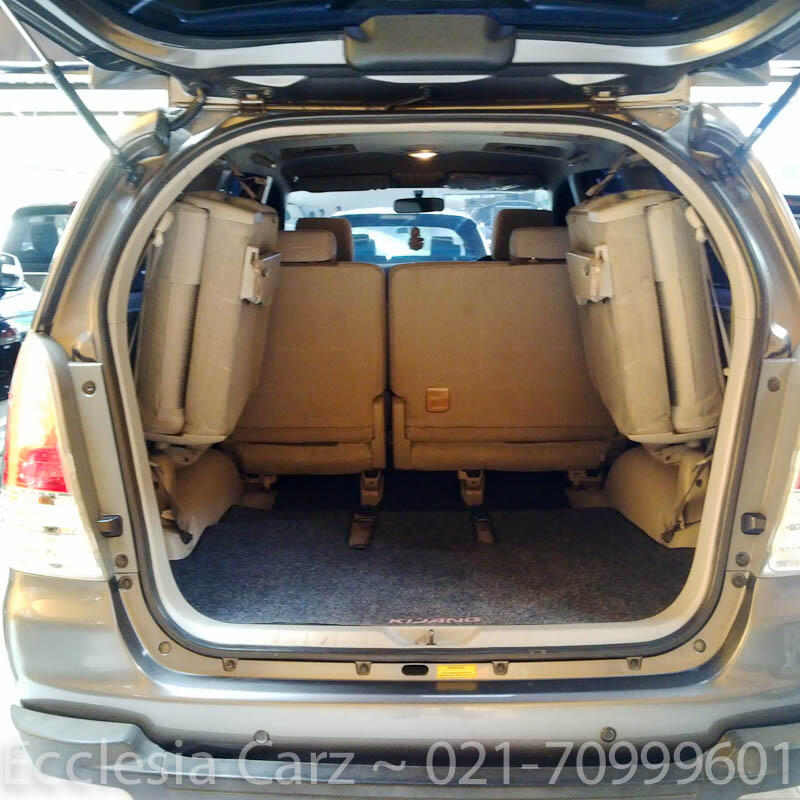 Toyota Kijang Innova 2009 Type V Bensin Abu Tua Manual.Antik.Wood Panel