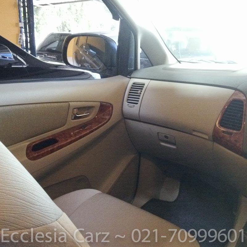 Toyota Kijang Innova 2009 Type V Bensin Abu Tua Manual.Antik.Wood Panel
