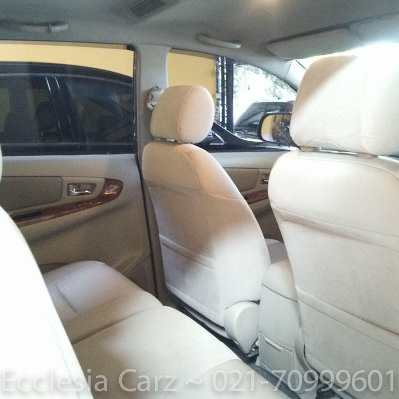 Toyota Kijang Innova 2009 Type V Bensin Abu Tua Manual.Antik.Wood Panel