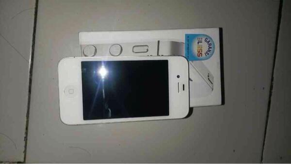 Iphone 4s 32gb white lengkap