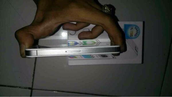 Iphone 4s 32gb white lengkap