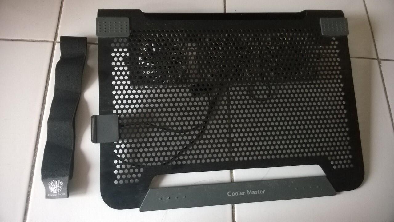Cooler Master Notepal U3 with 3 fan