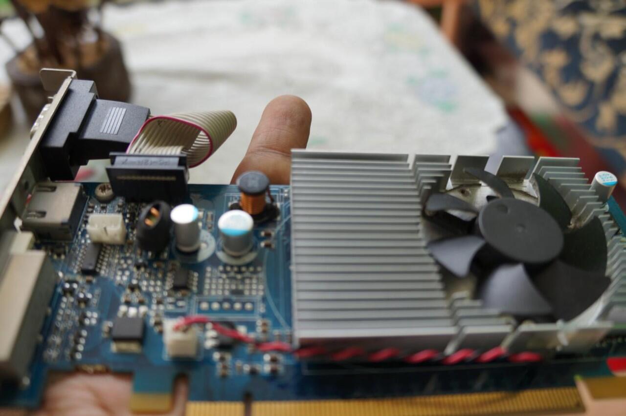 VGA PCI-E NVIDIA GFORCE G100 512 MB 64 BIT DDR2