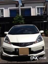 Honda jazz RS 2011 automatic Putih Mutiara new model tangan pertama gress
