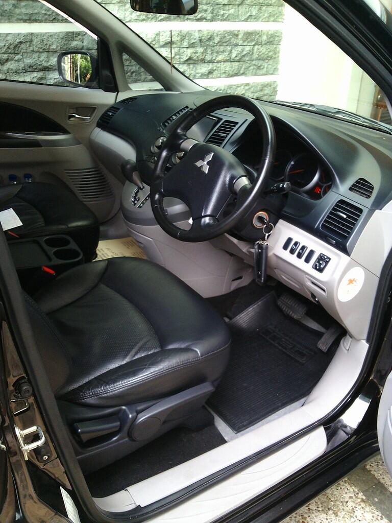 mitsubishi grandis 2010 ex dokter