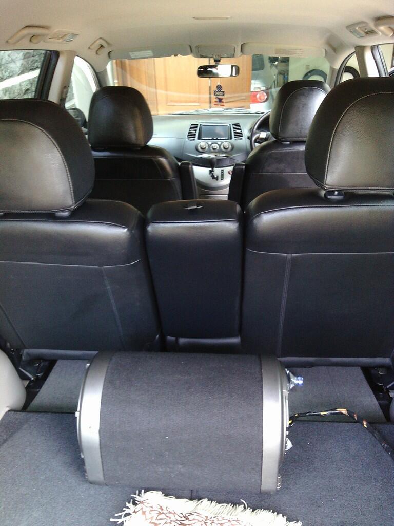 mitsubishi grandis 2010 ex dokter