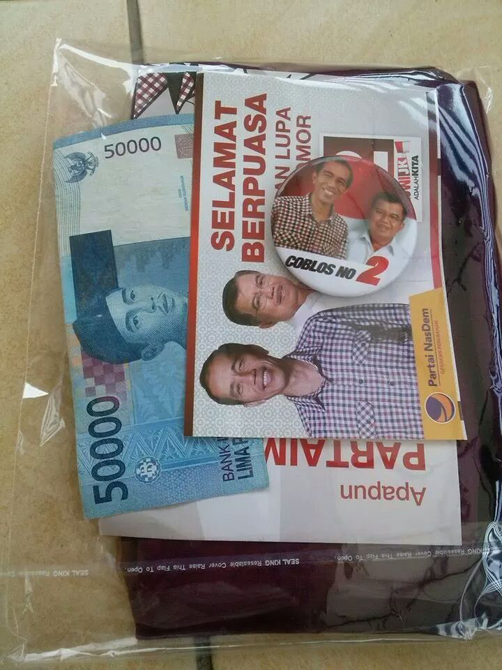 TIMSES Jokowi bagikan uang gan??