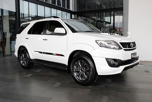 Toyota New Fortuner DP RENDAH ANGSURAN RINGAN