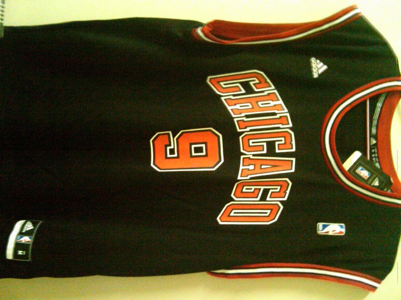 gelang basket rose bull dan jersey bulls deng