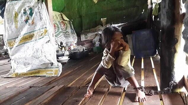Anak perempuan 4 thn dijadikan jaminan pinjam uang &amp; Kemudian anak tsb dirantai