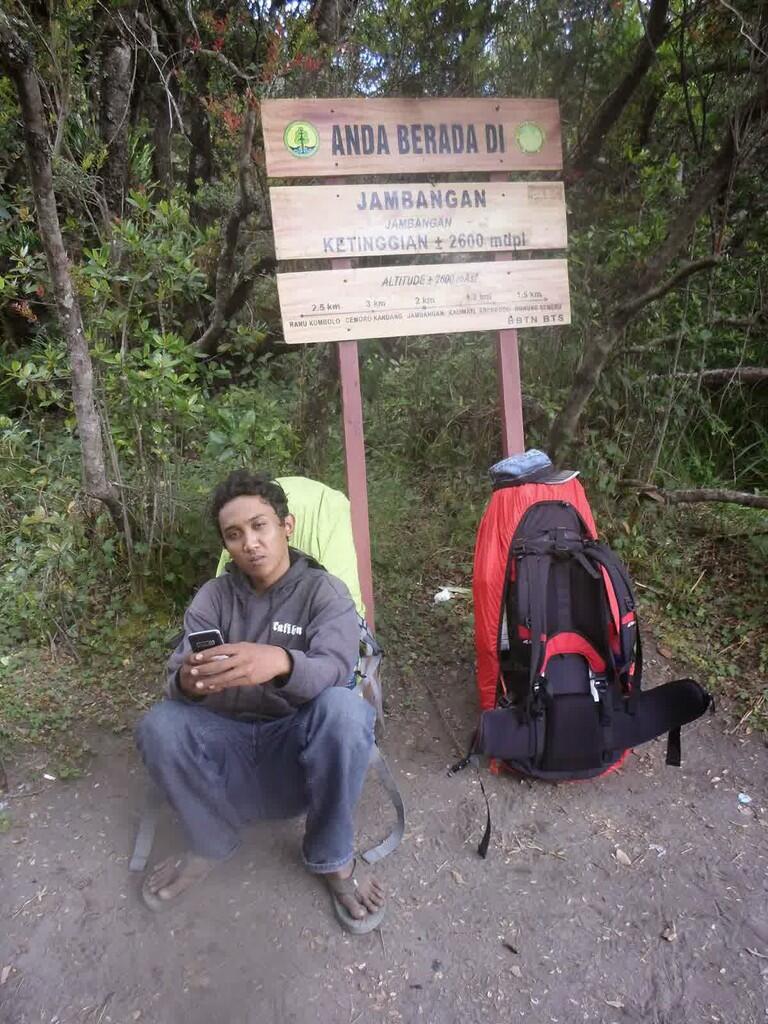 (Single Trip) Menuju Puncak Tertinggi Jawa