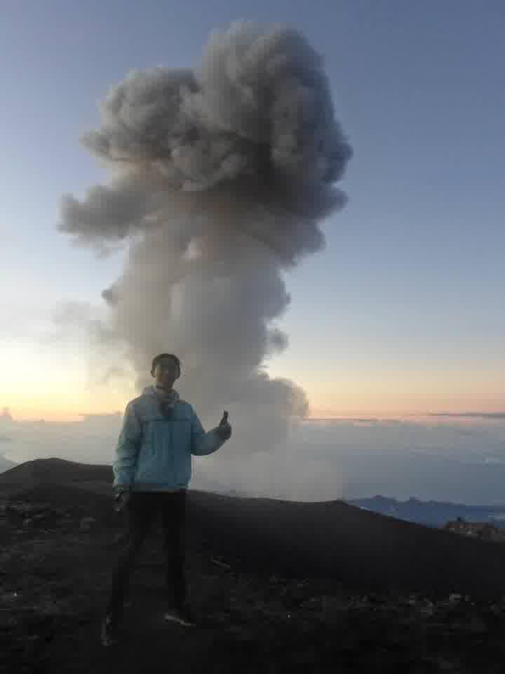 (Single Trip) Menuju Puncak Tertinggi Jawa