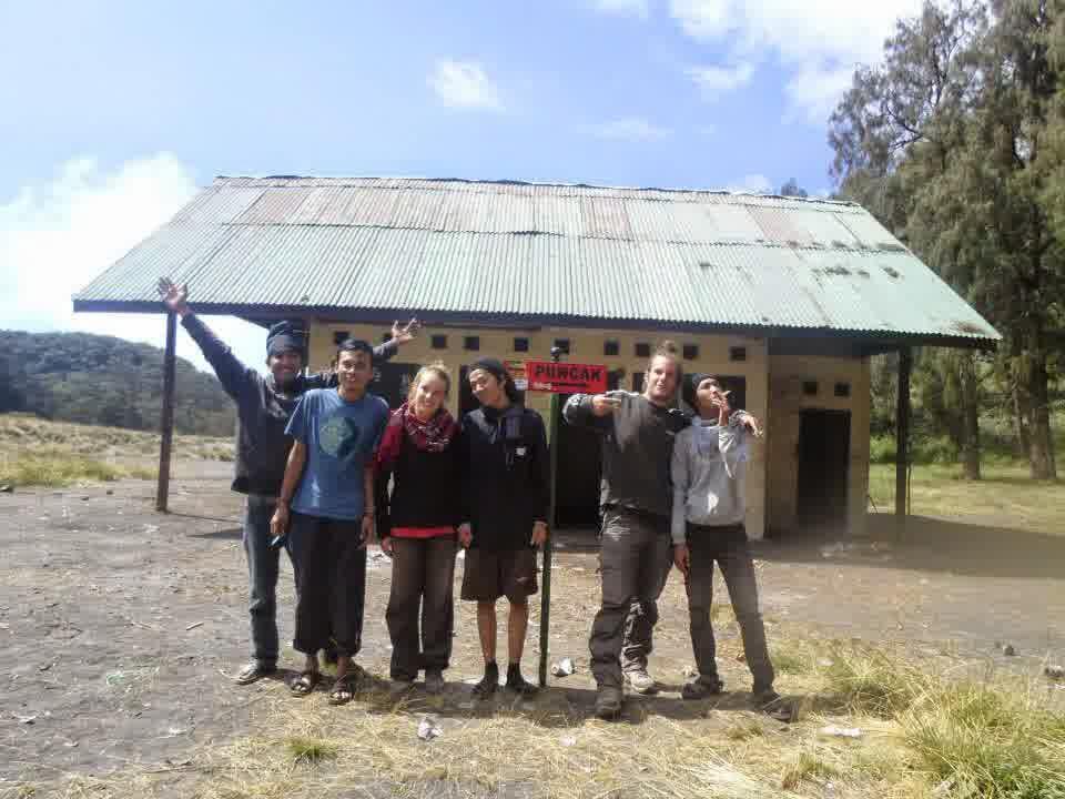 (Single Trip) Menuju Puncak Tertinggi Jawa