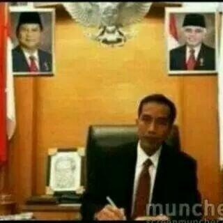 &#91;salam dua jari&#93; foto kantor jokowi, persiapan hasil pemilu