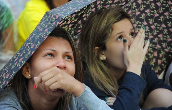 Reaksi Fans Brazil...... Berkabung..... Banjir Air Mata