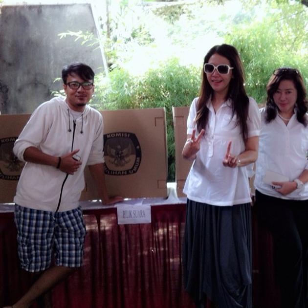 Foto Selfie Artis Saat PilPres 9 Juli 2014