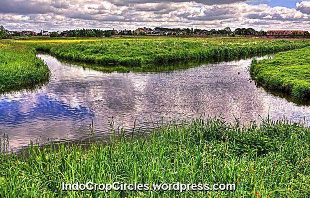 Aneh Tapi Nyata: 2 Sungai di Polandia Ini Saling Memotong Tapi Aliran Gak Nyampur