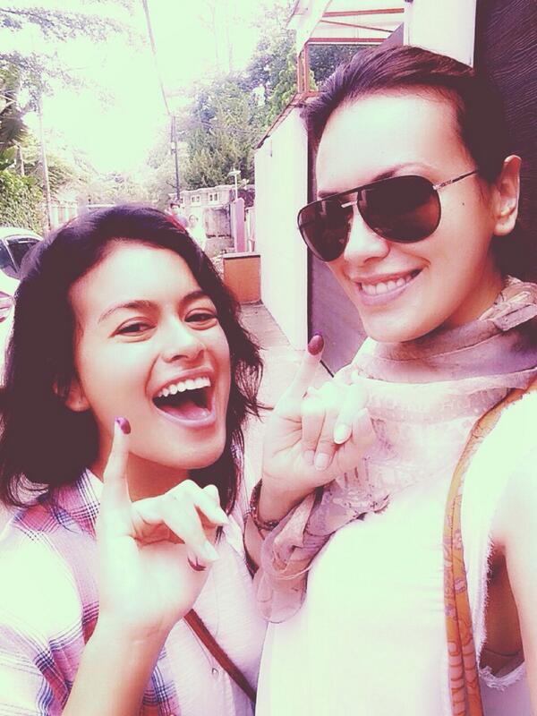 Foto Selfie Artis Saat PilPres 9 Juli 2014