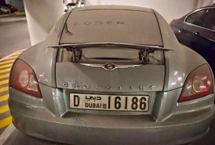 Dubai kota mobil mewah yang tak terurus