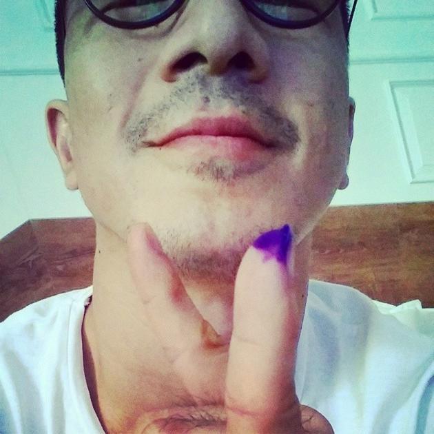 Selfie Para Seleb Pamerkan Jentik Ungu Usai Mencoblos di Pilpres 2014