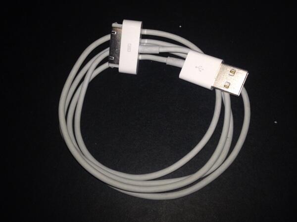 KABEL LIGHTNING IPHONE 4S 4 3GS LIKE NEW SURABAYA