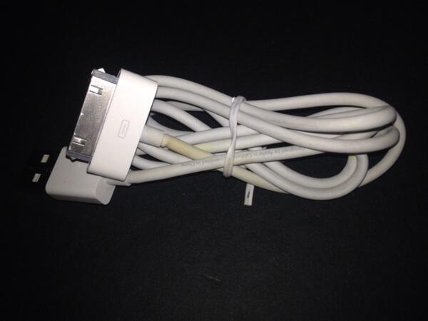 KABEL LIGHTNING IPHONE 4S 4 3GS LIKE NEW SURABAYA