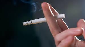 Ternyata Kecanduan Rokok BIsa Bikin LUmpuh