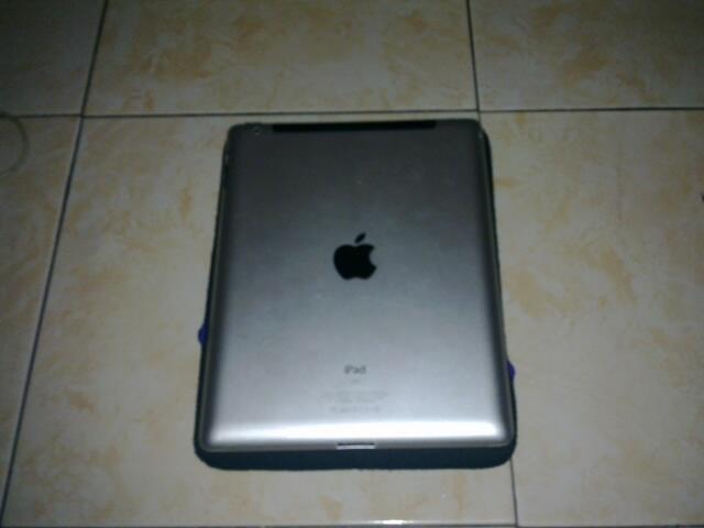 IPAD 2 3G + wifi 16 gb cuma 2,2 jtan aja ( daengjohncena )