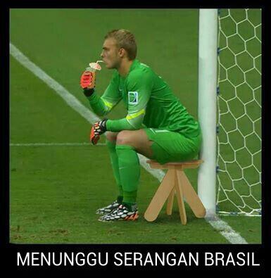 Kumpulan Meme Jongkok Santai Kiper Belanda