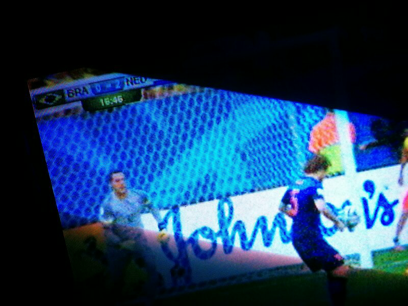 Horee .... Babak 1 baru 16 Menit : Belanda 2 - Brazil 0 !!!
