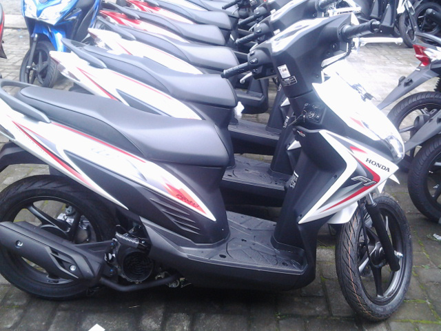 HONDA VARIO CW FI CASH ATAU KREDIT MUAH DP RINGAN DISKON BESAR