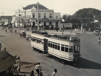 Menelusuri Jejak Perkeretaapian Ibukota