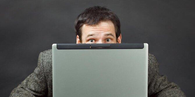 Lima negara penduduknya paling kecanduan Internet.