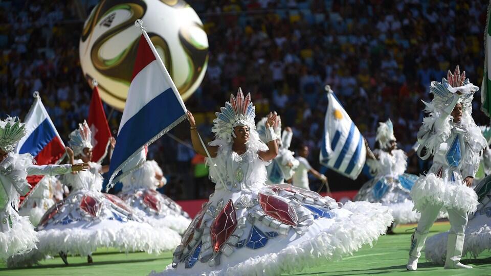 Gemerlap Suasana &quot;Closing Ceremony World Cup Brazil 2014&quot; (Hot &amp; Seksi)