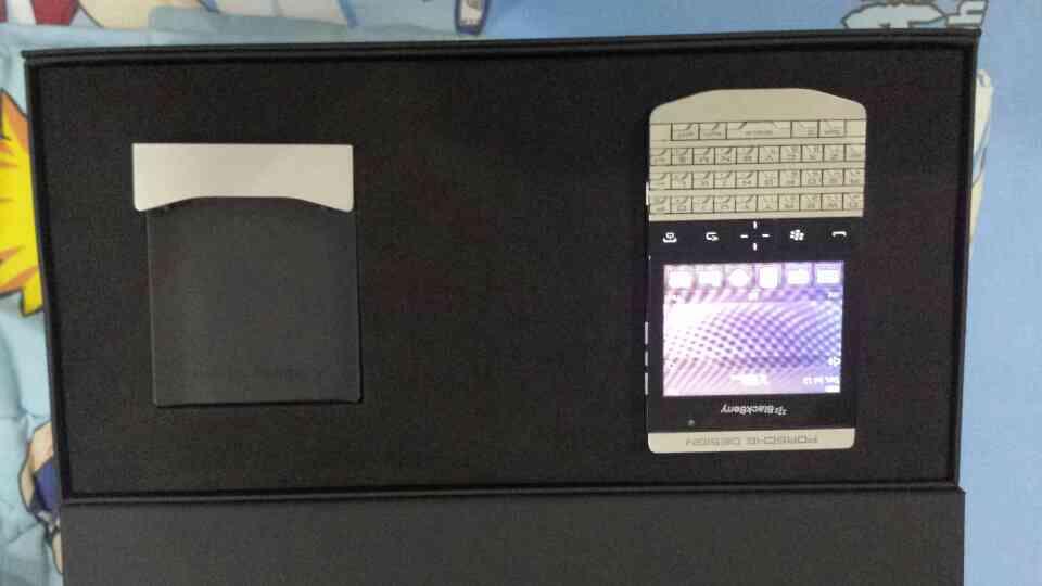 Want to Sell Blackberry BB Porsche Design P9981 (silver,nego tpis,bonus new backdoor)