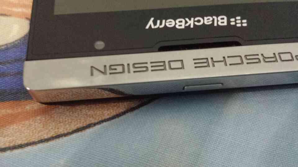 Want to Sell Blackberry BB Porsche Design P9981 (silver,nego tpis,bonus new backdoor)