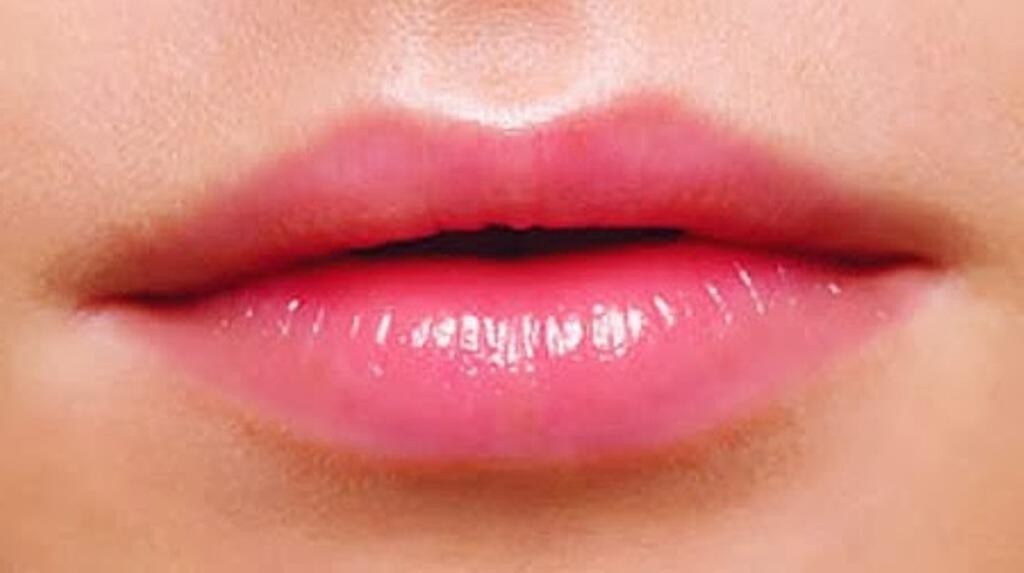 Tips Sederhana Bagi Aganwati yang Mau Bibir Merah Alami