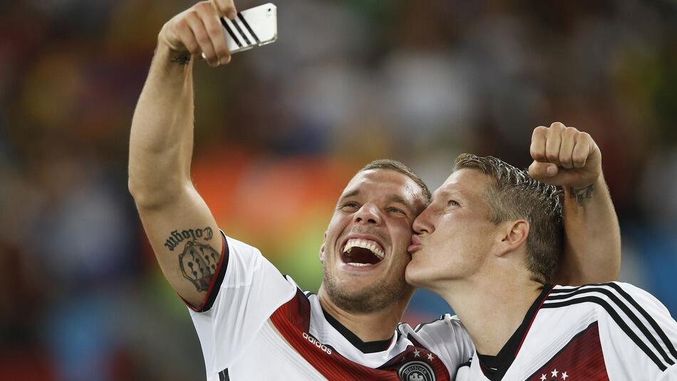 Pemain Jerman ini merayakannya dengan Selfie