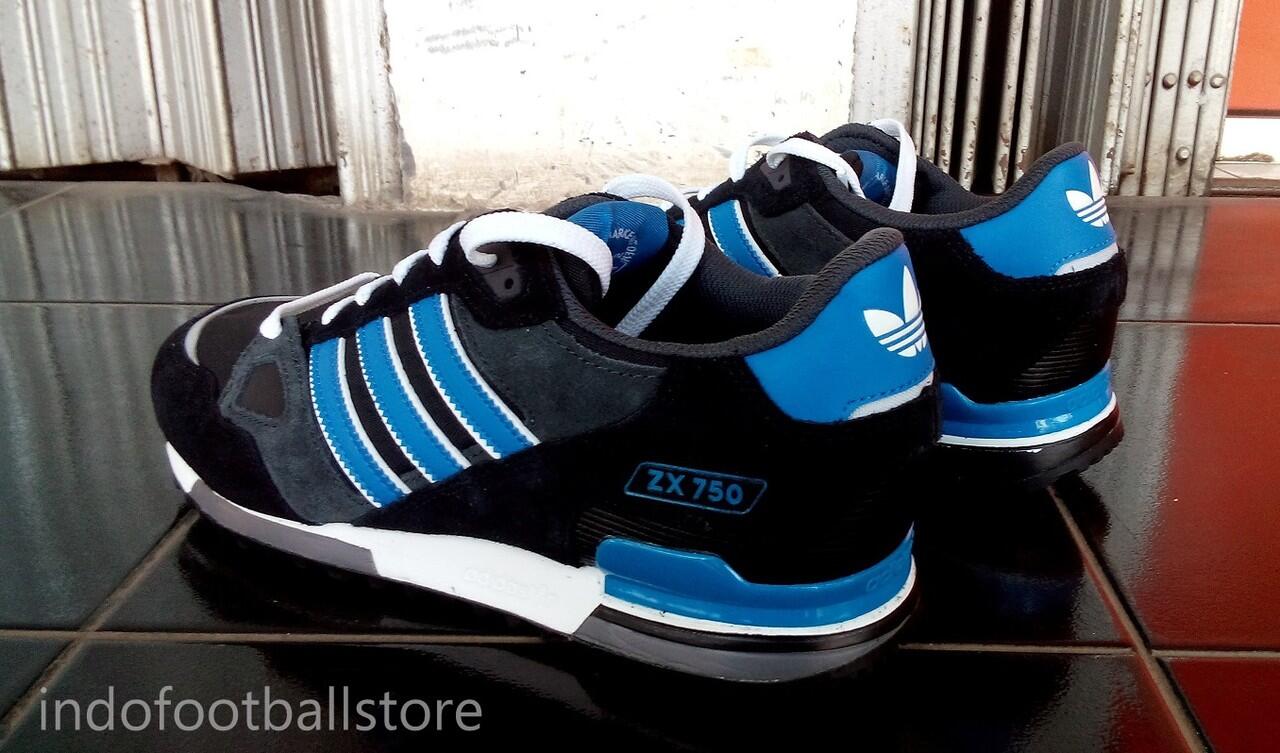 Terjual Sneakers Original Adidas  ZX  8000  Adidas  ZX  750 