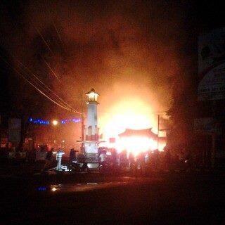 &#91;HOT NEWS&#93; KLENTENG DEKAT ALUN-ALUN MAGELANG TERBAKAR