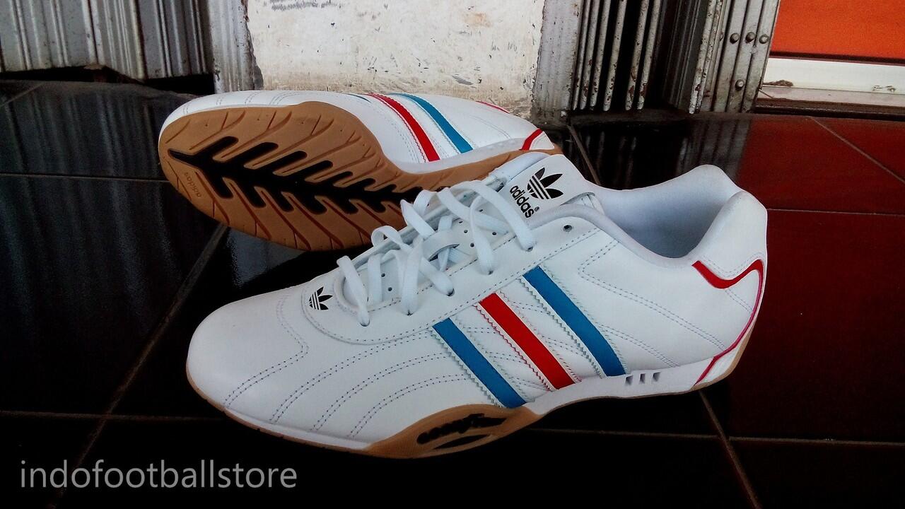 Terjual Sneakers Original Adidas  ZX  8000  Adidas  ZX  750 