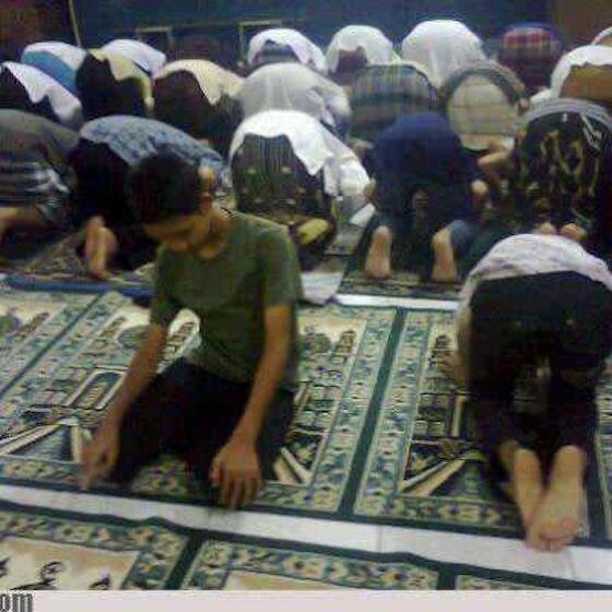 INGAT, Sholat lah sebelum salah kiblat :)